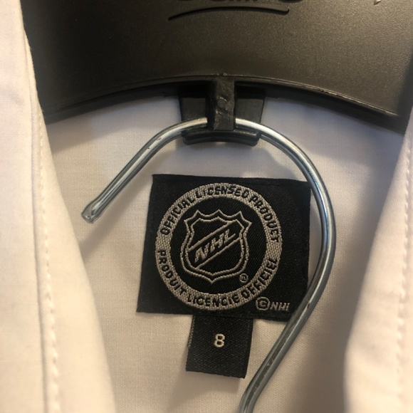 NEW⭐️ Toronto Maple Leafs dress shirt with tie - Picture 4 of 8